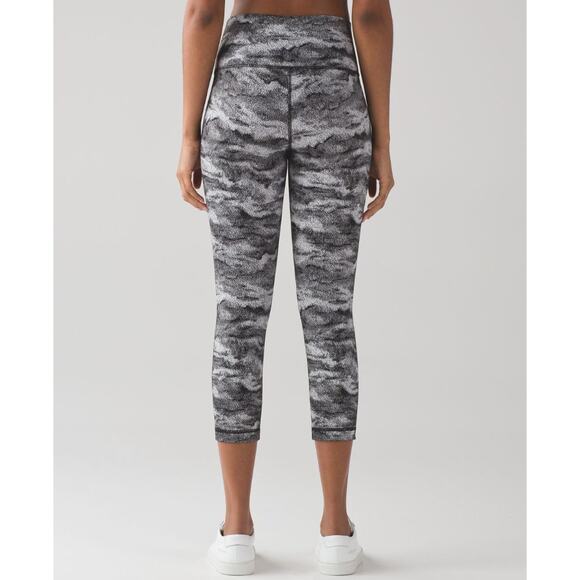 Lululemon Wunder Under High Rise Luon Hazy Days Black White 4 Gym Travel Workout - Picture 6 of 9